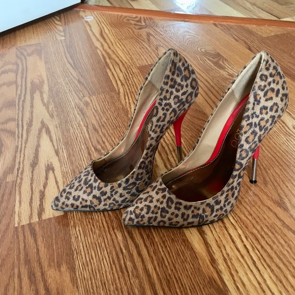 Heels - Picture 3 of 3